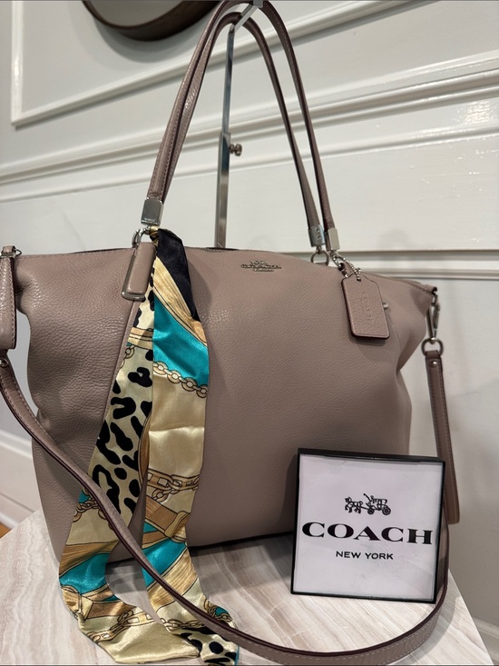 Coach Handbags - COACH Bag Kelsey Large Taupe Pebbled Leather Satchel Crossbody EUC